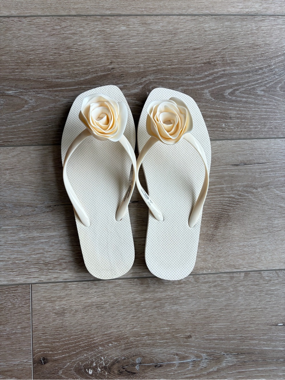 Shade & Shore Cream Floral Flip Flops for Women sz. 7